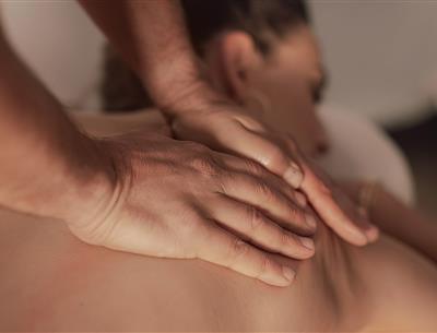 Wellness-Massage auf dem 4-Sterne-Campingplatz Les Sirènes in Saint-Jean-de-Monts