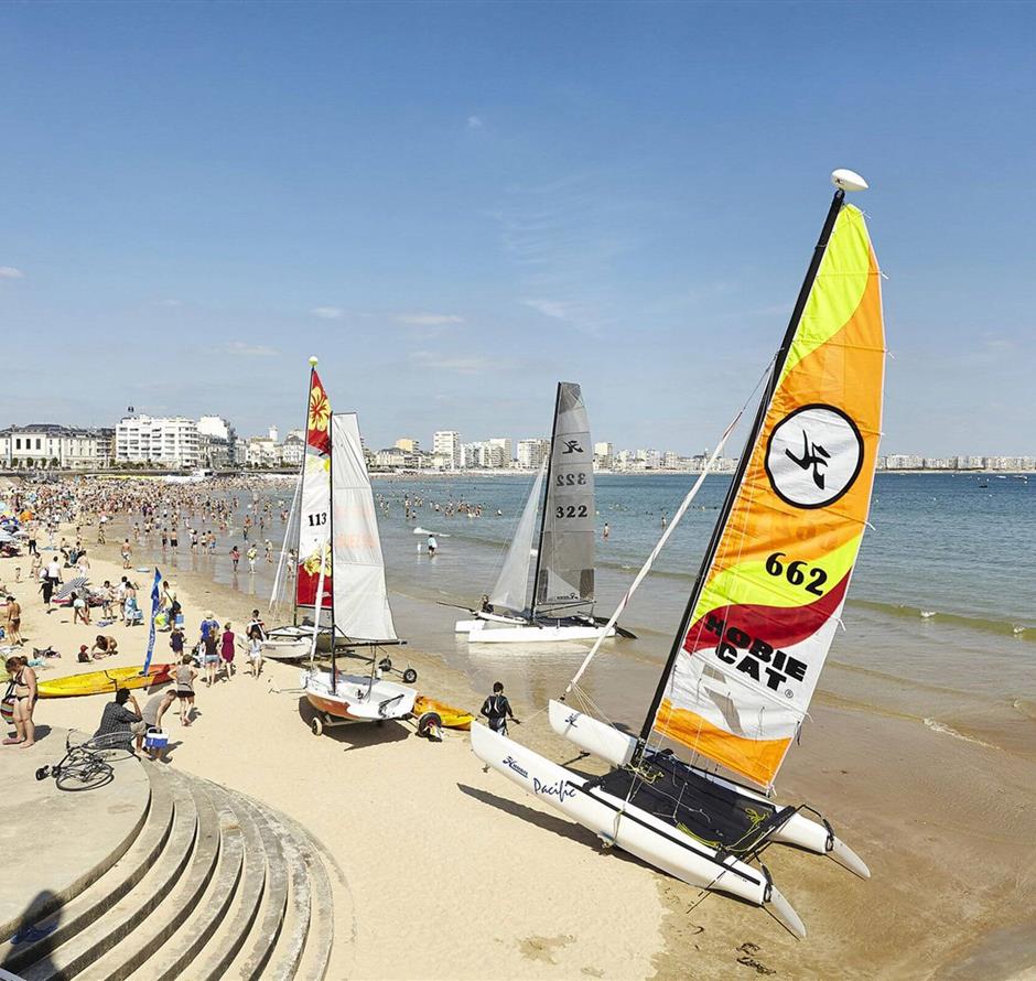 Sables d'Olonne in der Nähe von Camping Les Sirènes 3 Sterne in St. Jean de Monts in der Vendée 