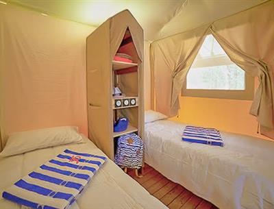 Zimmer des Lodge-Zeltes 4 Personen 2 Schlafzimmer