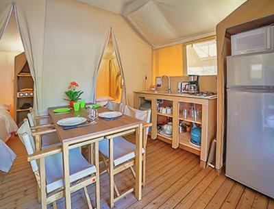 Lodge Zelt Küche 4 Personen 2 Schlafzimmer