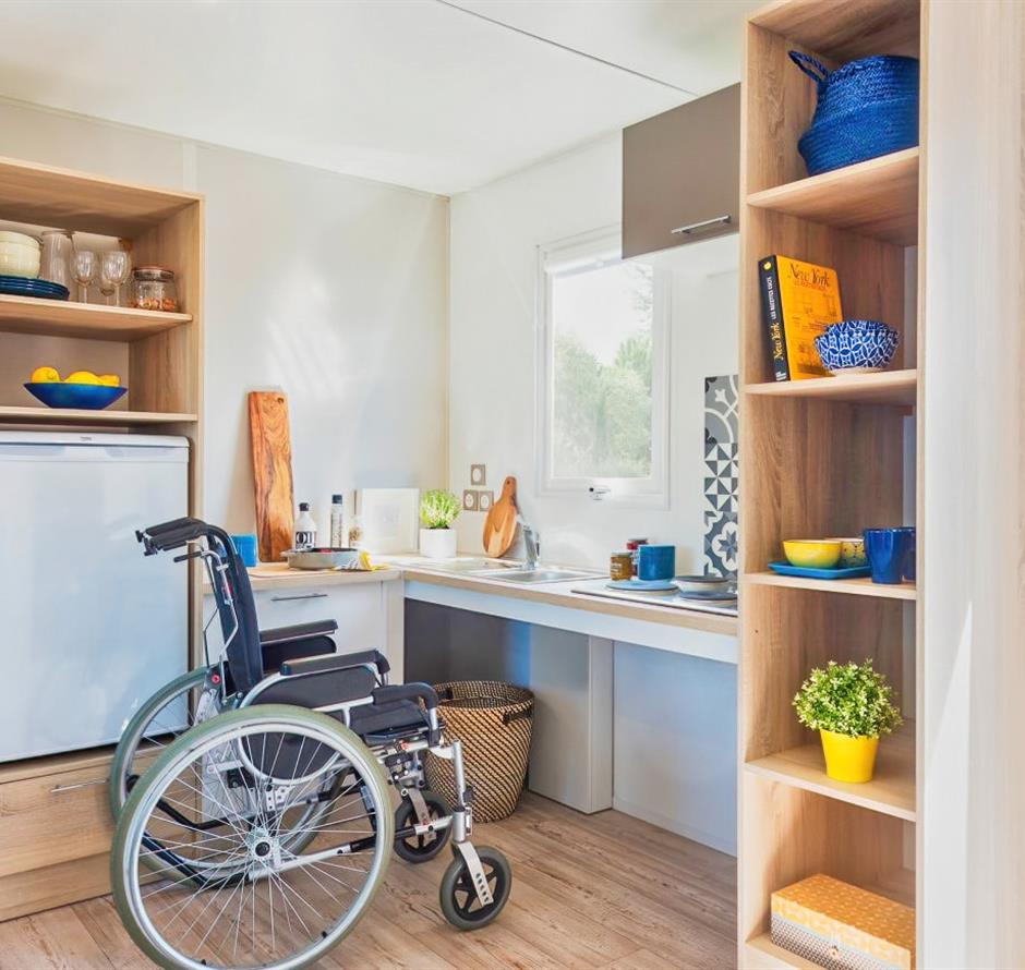 Mobilheim Küche für 4/6 Personen mit 2 Schlafzimmern und Klimaanlage für Personen mit eingeschränkter Mobilität zugänglich 