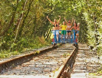 Verschiedene Aktivitäten in der Natur rund um den 3-Sterne-Campingplatz Les Sirènes