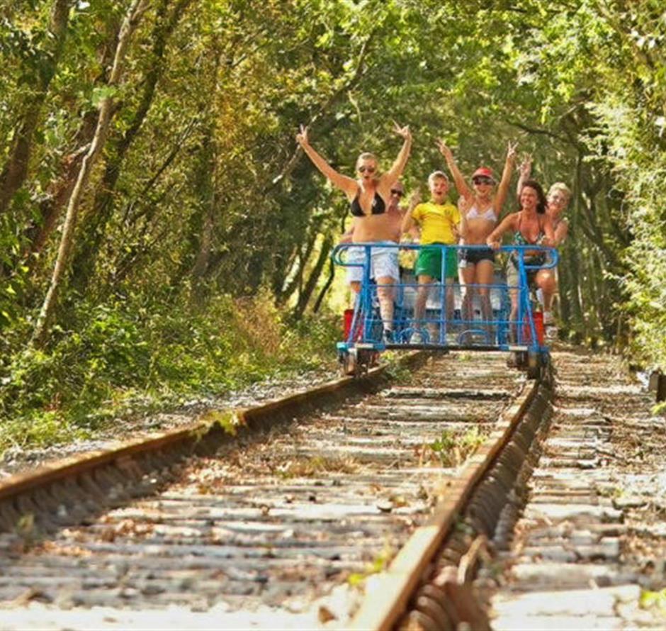 Verschiedene Aktivitäten in der Natur rund um den 3-Sterne-Campingplatz Les Sirènes 