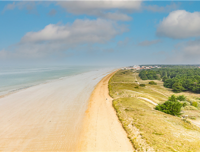 Küstenweg Saint-Jean-de-Monts in der Vendée in der Nähe des 3-Sterne-Campingplatzes Les Sirènes