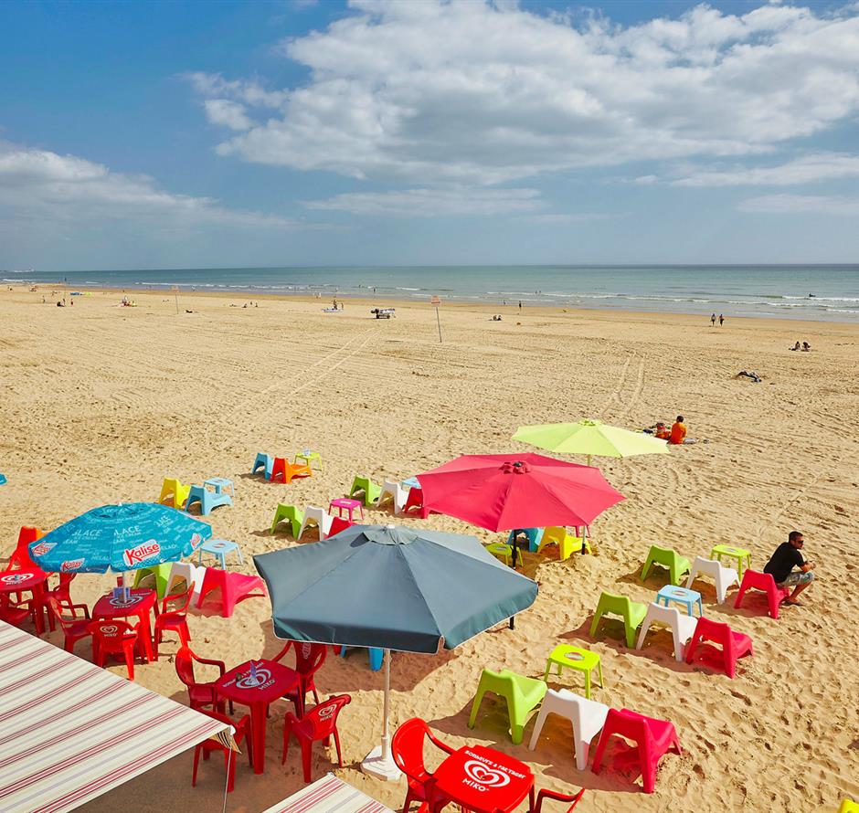 Strand von Saint-Jean-de-Monts in der Vendée in der Nähe des 3-Sterne-Campingplatzes Les Sirènes 