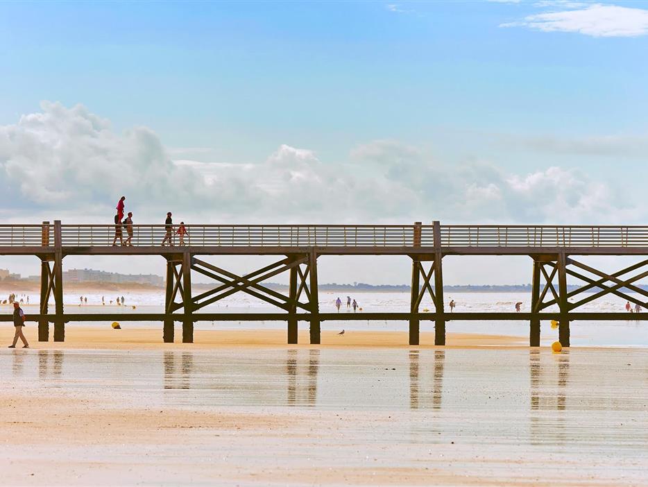 Der Strand von Saint-Jean-de-Monts in der Vendée, den Sie rund um den 3-Sterne-Campingplatz Les Sirènes nicht verpassen sollten - CAMPING**** Les Sirènes