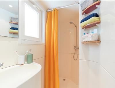 Badezimmer des Cottage 4 Pers 2 Blumen