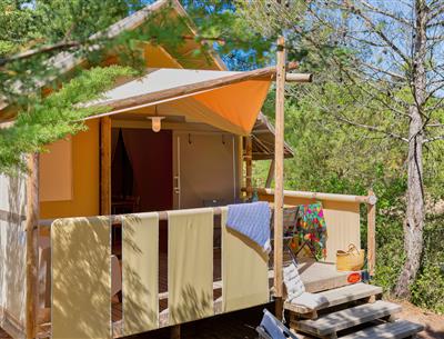 Außenansicht des Lodgezeltes 4 Personen 2 Blumen