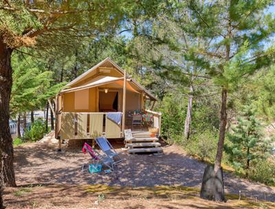 Exterior view of the Lodge tent 4 people 2 bedrooms