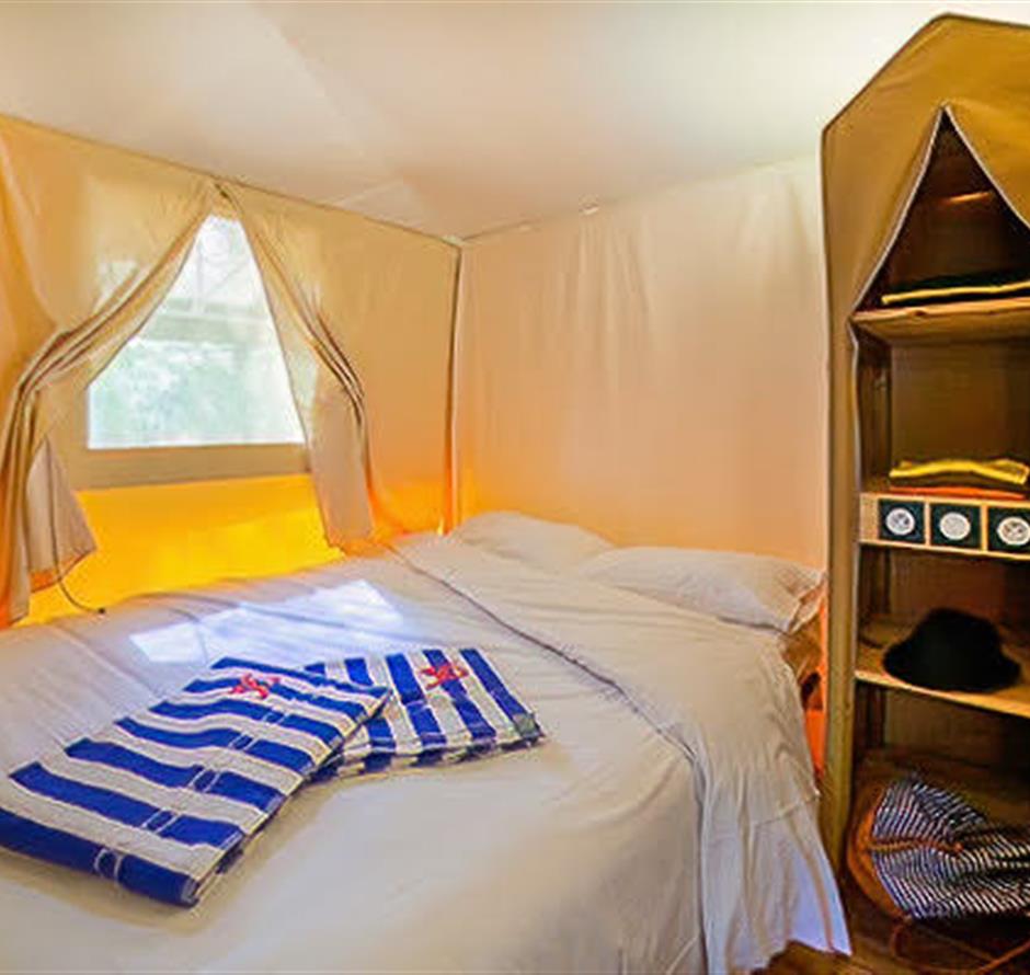 Zimmer des Lodgezeltes 4 Pers 2 Blumen 