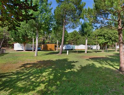 Kahle Stellplätze ohne Strom auf dem Campingplatz Les Sirènes in Saint-Jean-de-Monts