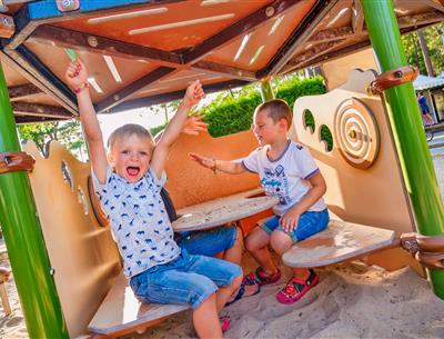 Kinderspielplatz auf dem Campingplatz Les Sirènes
