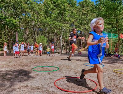 Spiele im Freien auf dem Campingplatz Les Sirènes