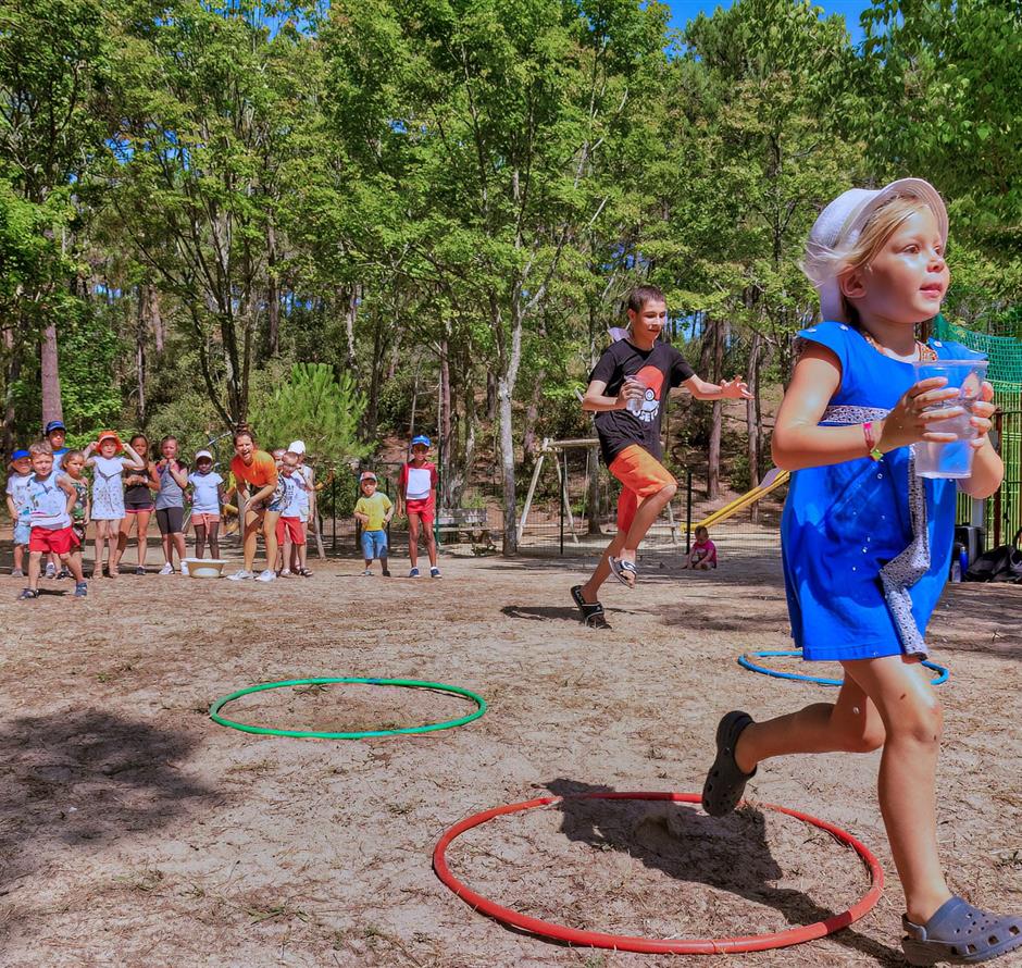 Spiele im Freien auf dem Campingplatz Les Sirènes 