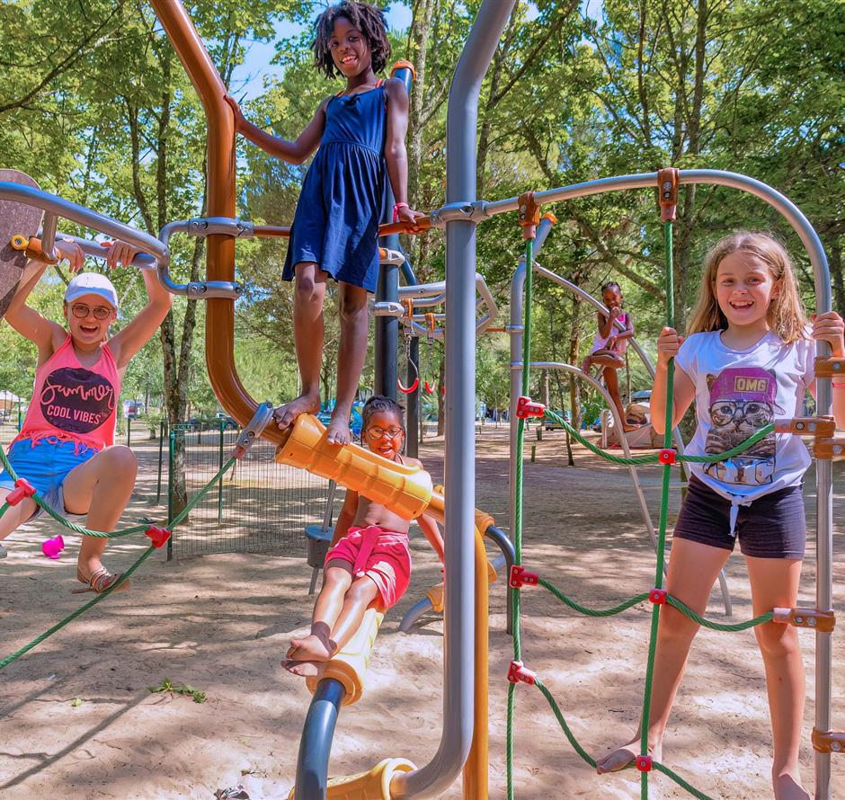 Kinderspielplatz auf dem Campingplatz Les Sirènes 