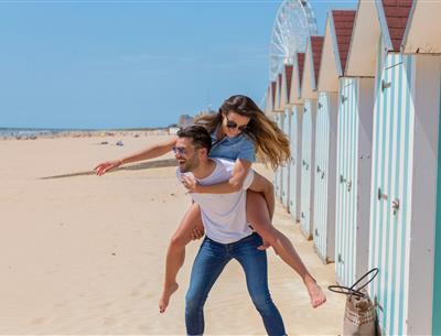 Strand von Saint-Jean-de-Monts in der Vendée in der Nähe des 3-Sterne-Campingplatzes Les Sirènes
