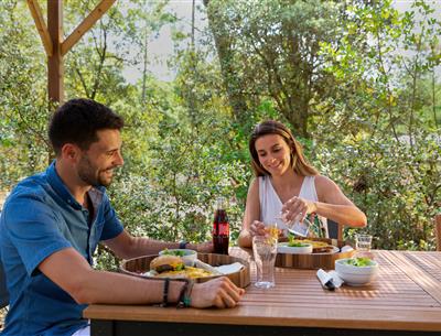 Frühstücksservice auf dem Campingplatz Les Sirènes