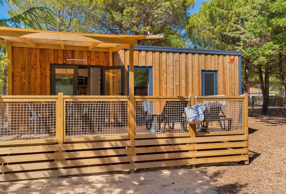 Außenansicht des Cottage 5 Pers 3 Blumen - CAMPING**** Les Sirènes