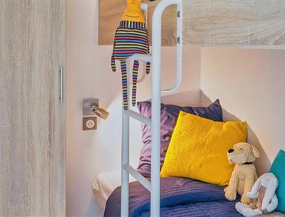 Mobilheimzimmer für 4/6 Personen mit 2 Schlafzimmern und Klimaanlage, zugänglich für Personen mit eingeschränkter Mobilität