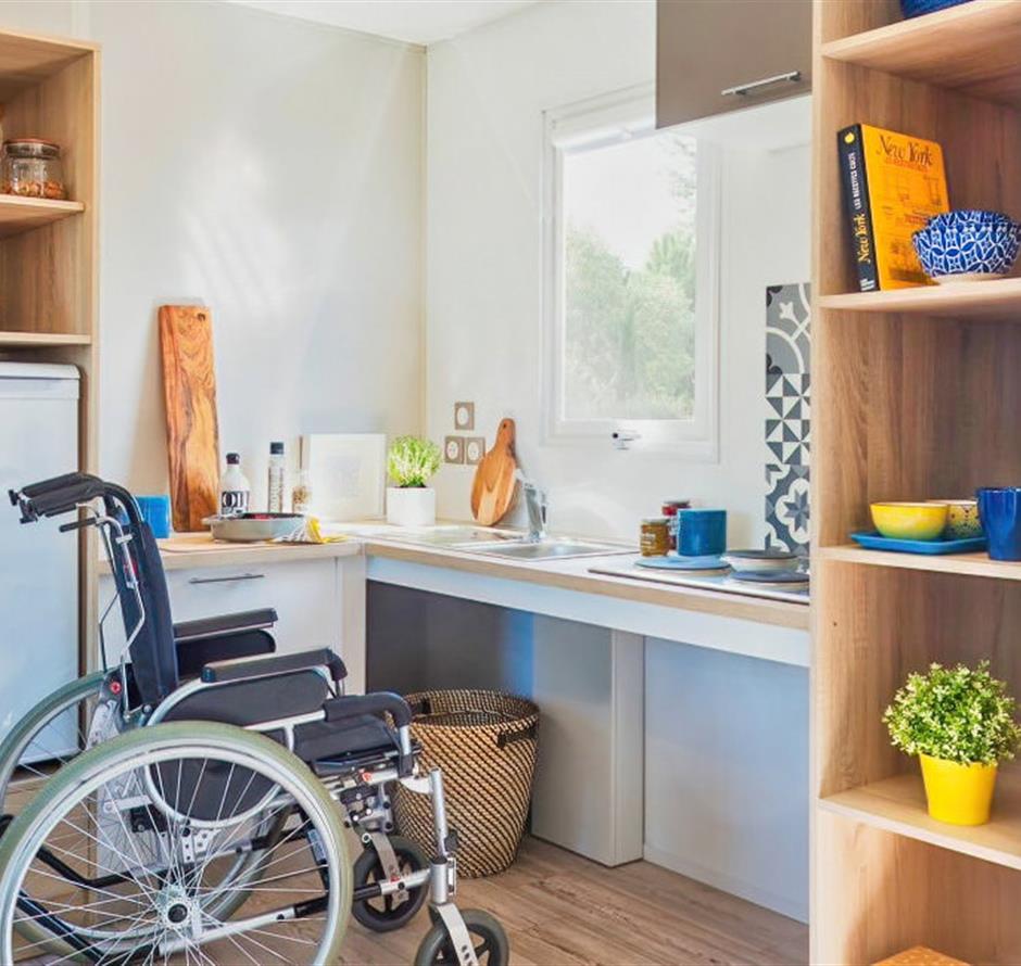 Mobilheim Küche für 4/6 Personen mit 2 Schlafzimmern und Klimaanlage für Personen mit eingeschränkter Mobilität zugänglich 