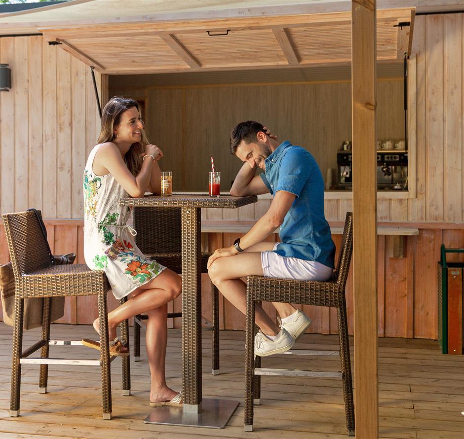Snack Bar and grocery store service at Les Sirènes 3-star campsite in Saint-Jean-de-Monts 