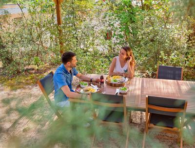 Snack Bar and grocery store service at Les Sirènes 3-star campsite in Saint-Jean-de-Monts