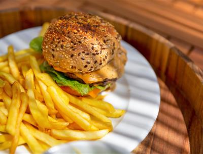 Snack Bar and grocery store service at Les Sirènes 3-star campsite in Saint-Jean-de-Monts