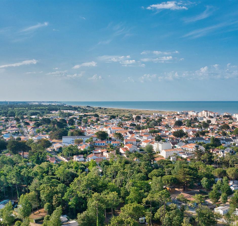 Strand von Saint-Jean-de-Monts in der Vendée in der Nähe des 3-Sterne-Campingplatzes Les Sirènes 