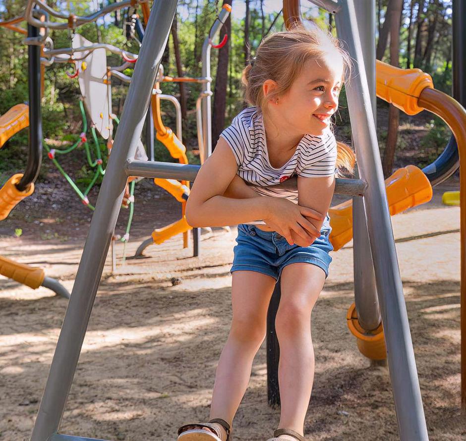 Aktivitäten und Spielplatz für Kinder auf dem Campingplatz Les Sirènes 