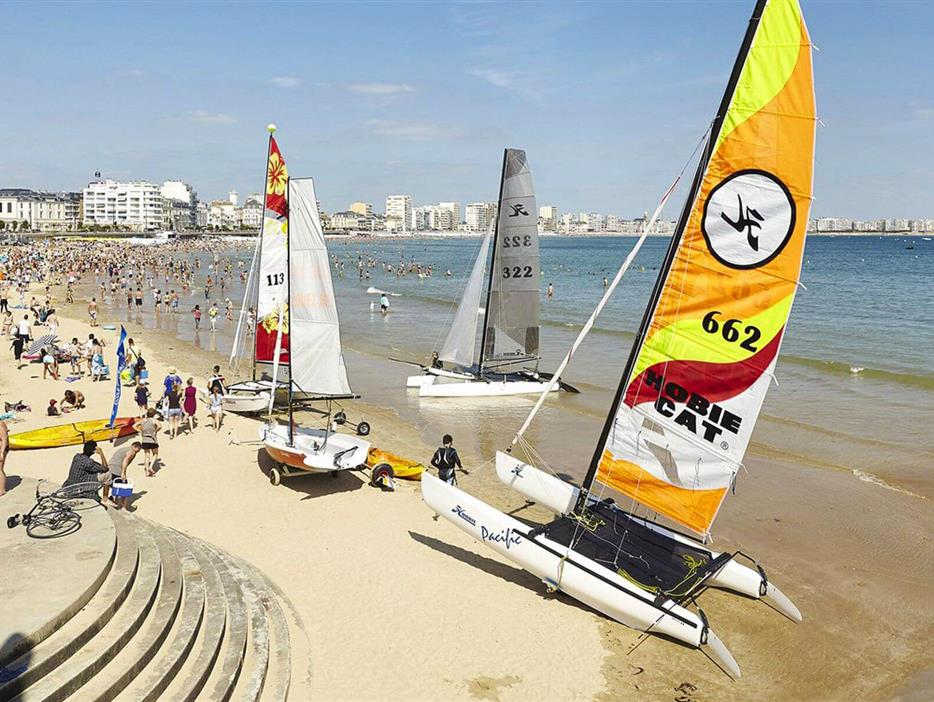 Sables d'Olonne in der Nähe von Camping Les Sirènes 3 Sterne in St. Jean de Monts in der Vendée - CAMPING**** Les Sirènes