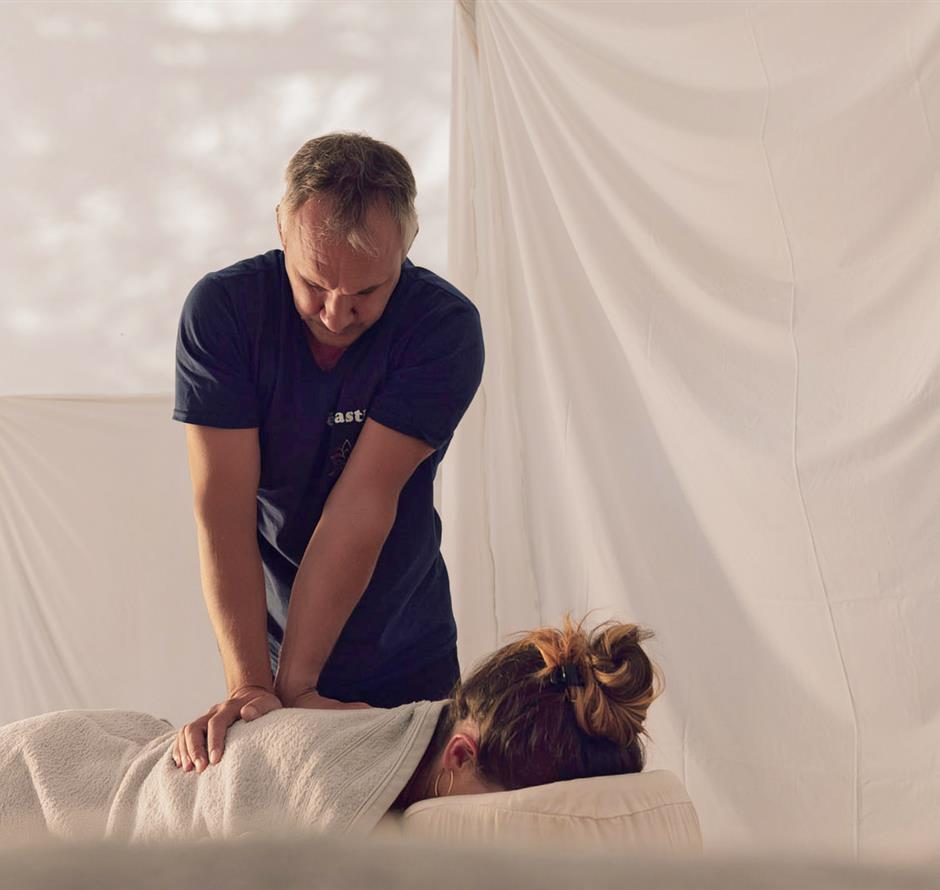 Wellness-Massage auf dem 4-Sterne-Campingplatz Les Sirènes in Saint-Jean-de-Monts 