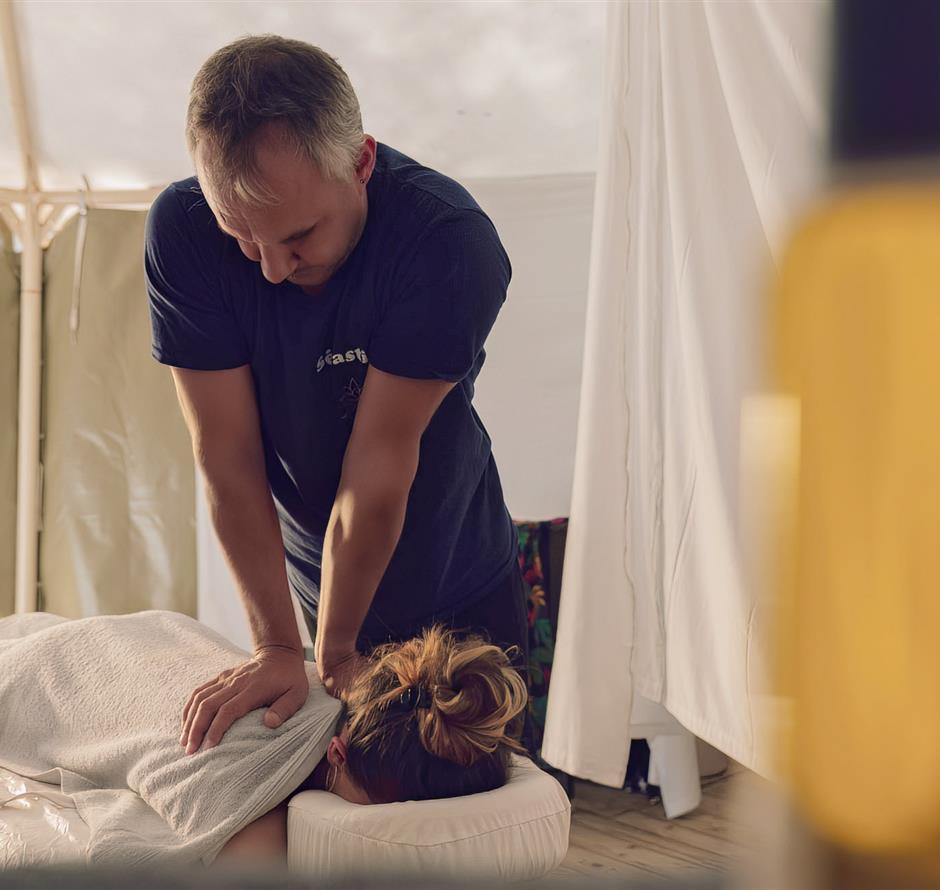 Wellness-Massage auf dem 4-Sterne-Campingplatz Les Sirènes in Saint-Jean-de-Monts 