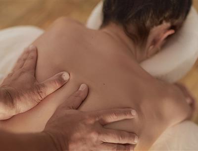Wellness-Massage auf dem 4-Sterne-Campingplatz Les Sirènes in Saint-Jean-de-Monts
