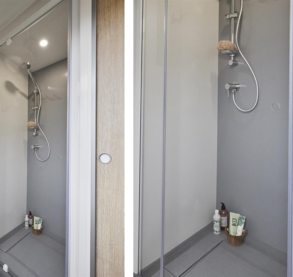 Dusche des Stellplatzes **** auf dem Campingplatz Les Sirènes 